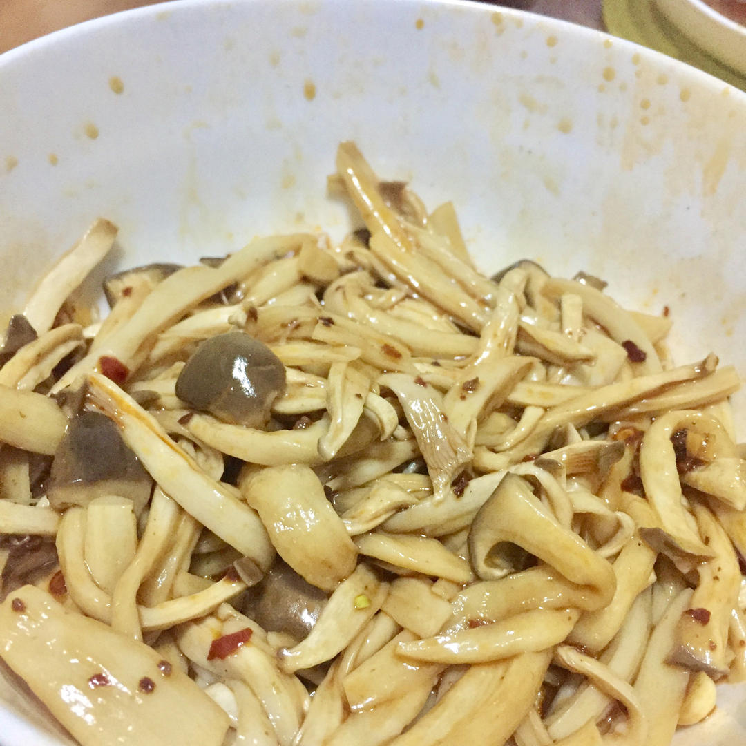 凉拌手撕杏鲍菇