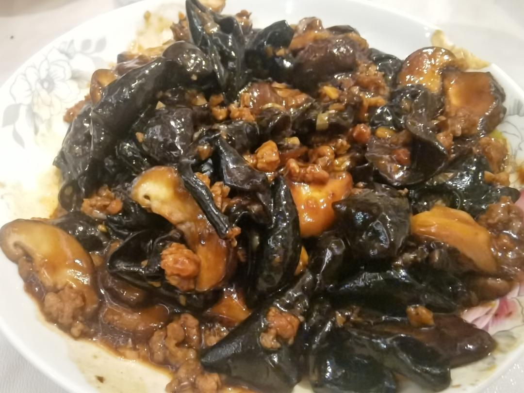 酱汁浓郁！超级下饭的家常菜肉末香菇
