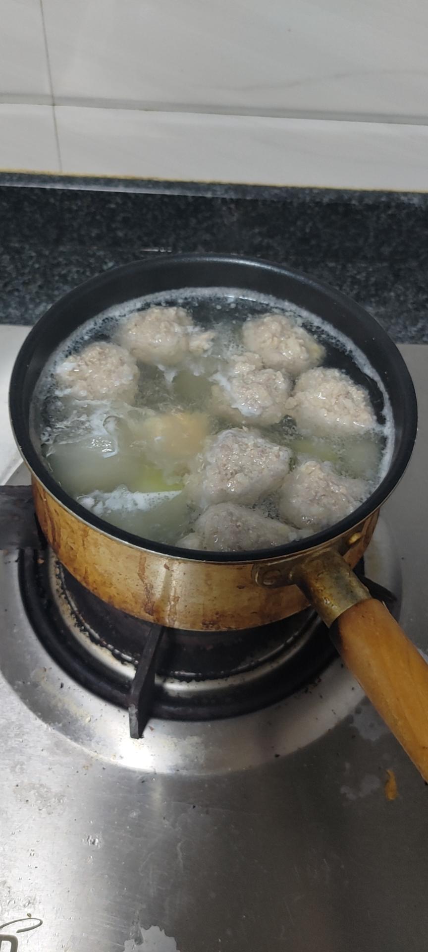 巨鲜美的冬瓜丸子汤