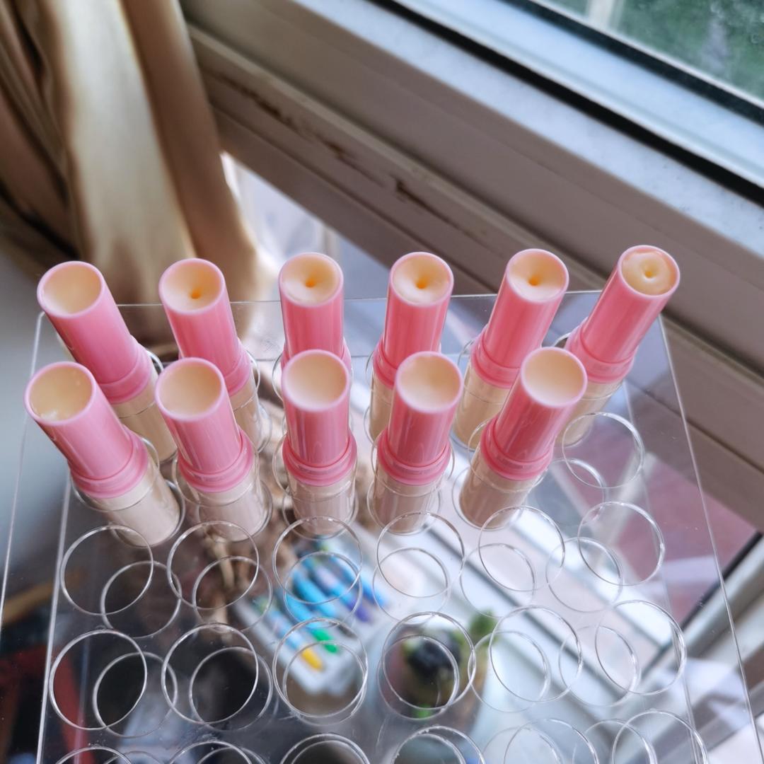 土蜂蜡润唇膏，天然到可以吃。