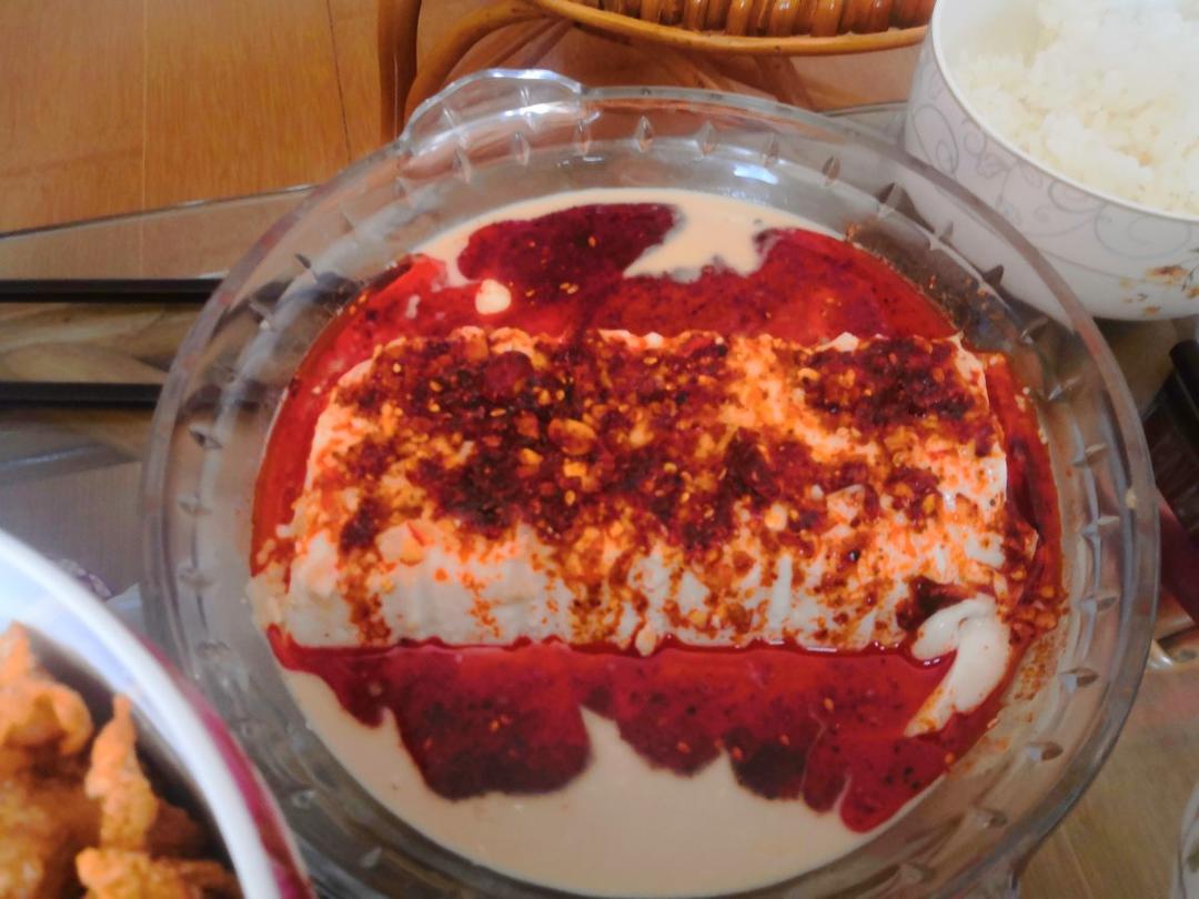 重庆老店的招牌菜，直接干掉几碗白米饭的——淋汁豆腐