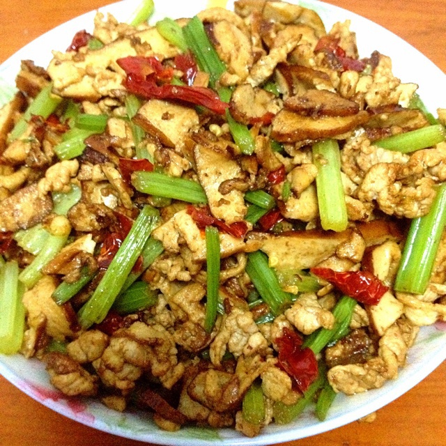 芹菜香干炒肉丝