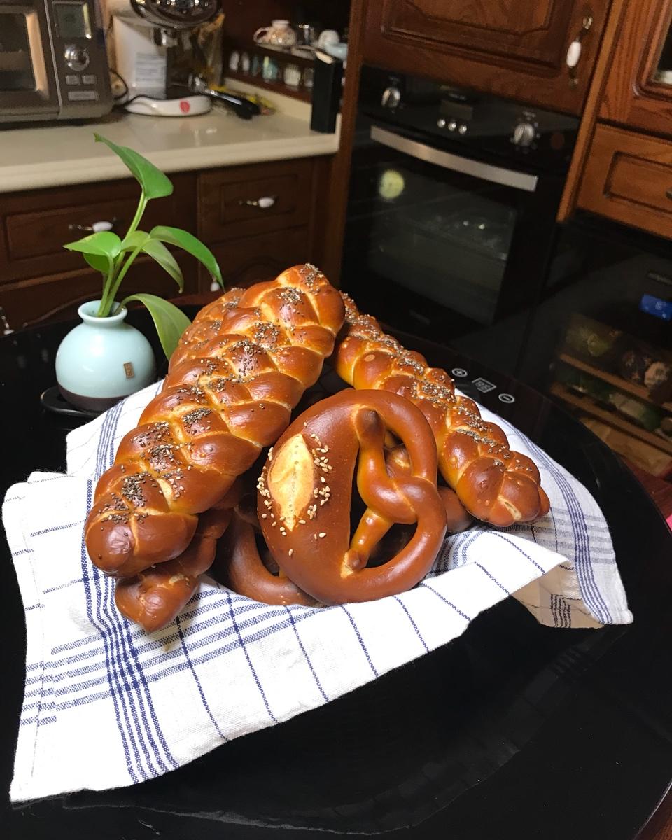 巴伐利亚碱水面包