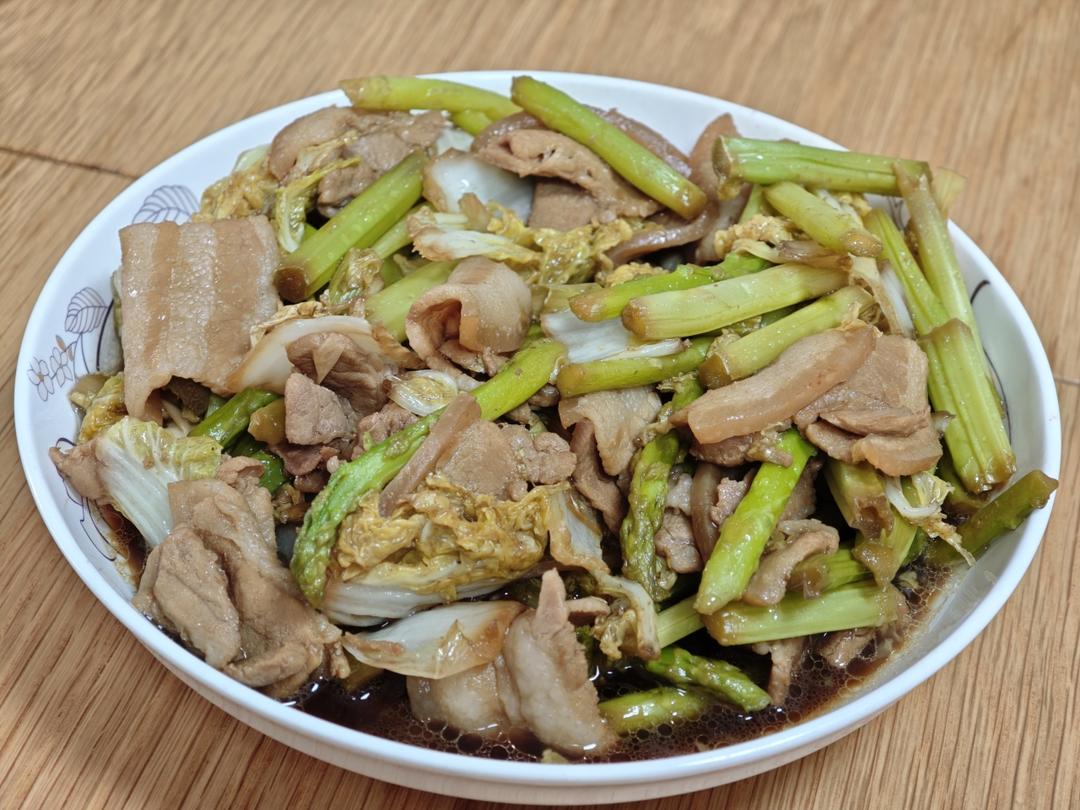 五花肉片炒芦笋