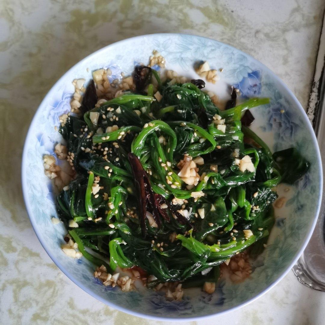 凉拌菠菜(家传秘方)