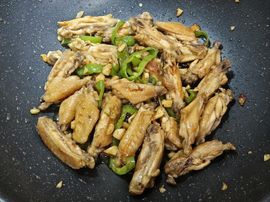 蒜香鸡翅，这才是鸡翅最好吃的做法
