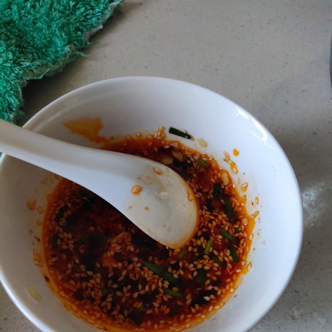 酸辣过瘾！好吃到连汤汁都不剩～酸汤馄饨