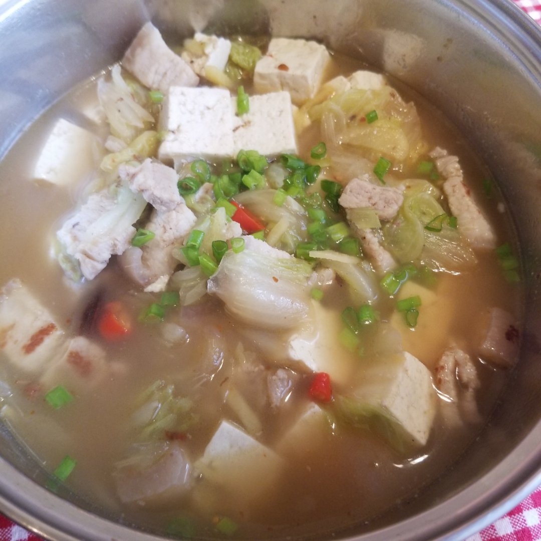 冻豆腐白菜炖五花肉