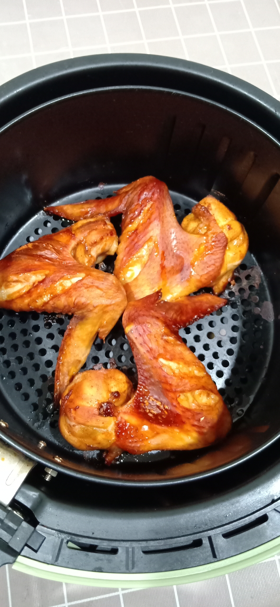 空气炸锅——美味烤全翅和烤鸡大腿的做法 步骤11