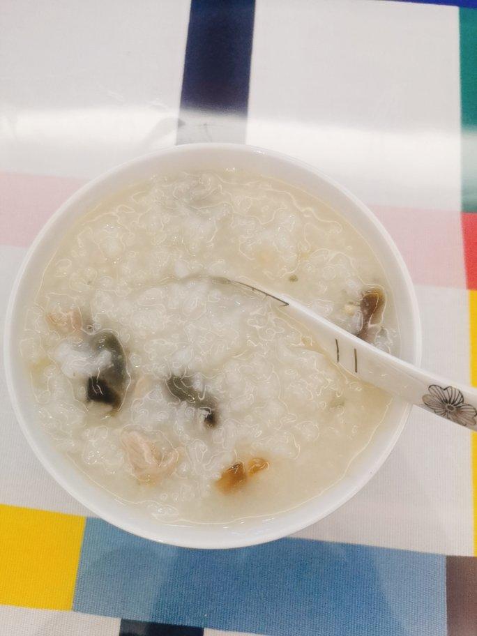 十五分钟快手之香滑皮蛋瘦肉粥(附五分钟电饭煲电压力锅更快捷方法)
