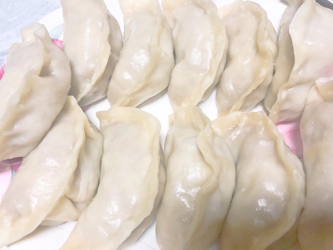 酸菜馅烫面蒸饺