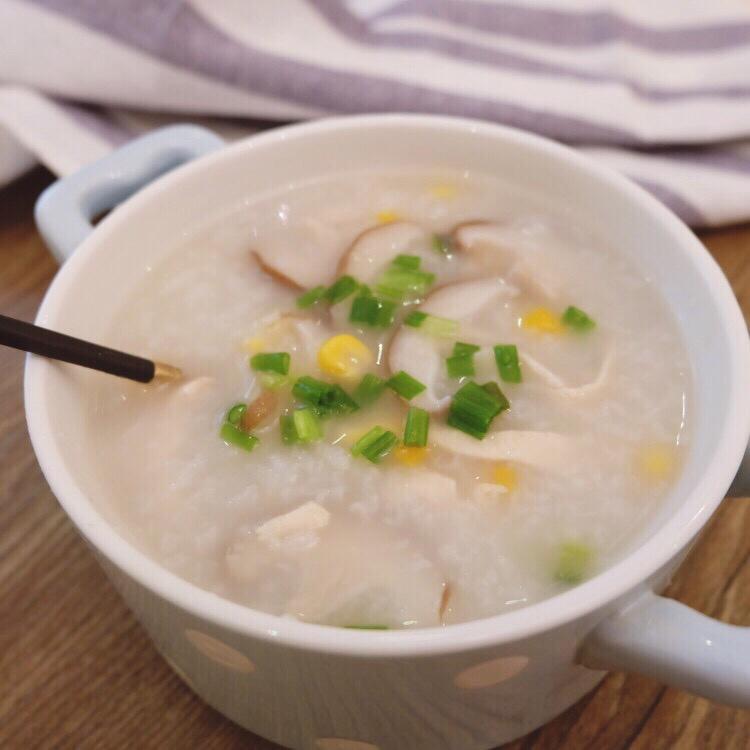 生滚香菇鸡肉粥