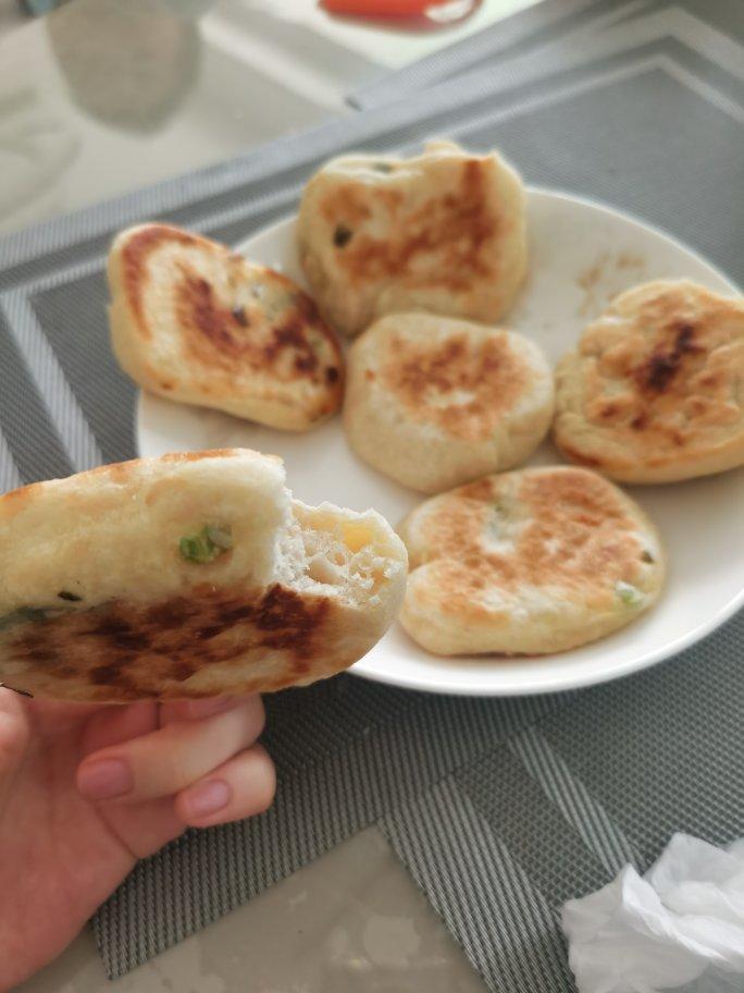 懒人版葱香发面饼 要多软有多软 零失败的方子 附细节视频详解