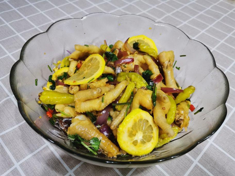 【酸辣无骨凤爪】