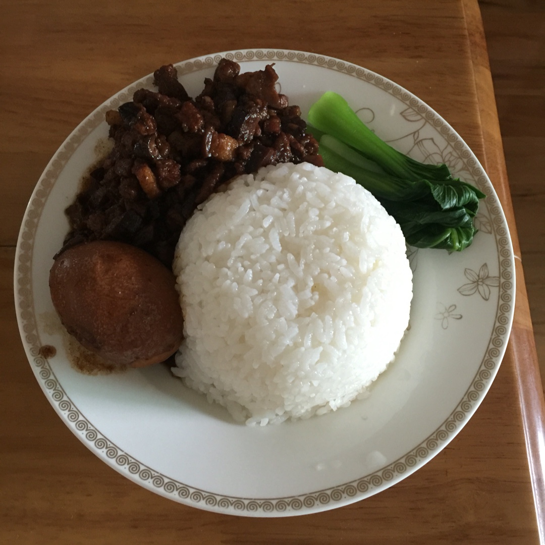 洋葱酥卤肉饭