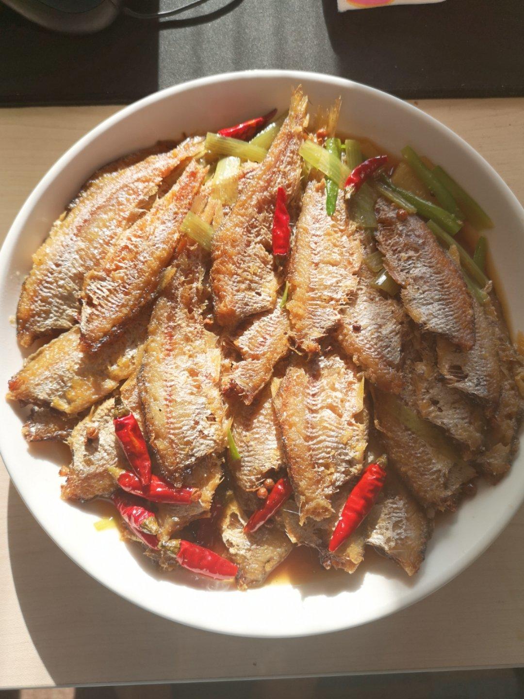 香酥黄花鱼罐头