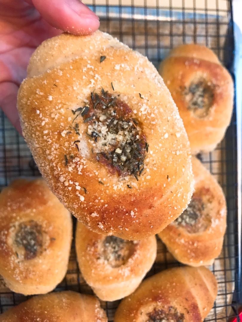 可爱哒小胖砸‼️葱香芝士火腿面包🥯