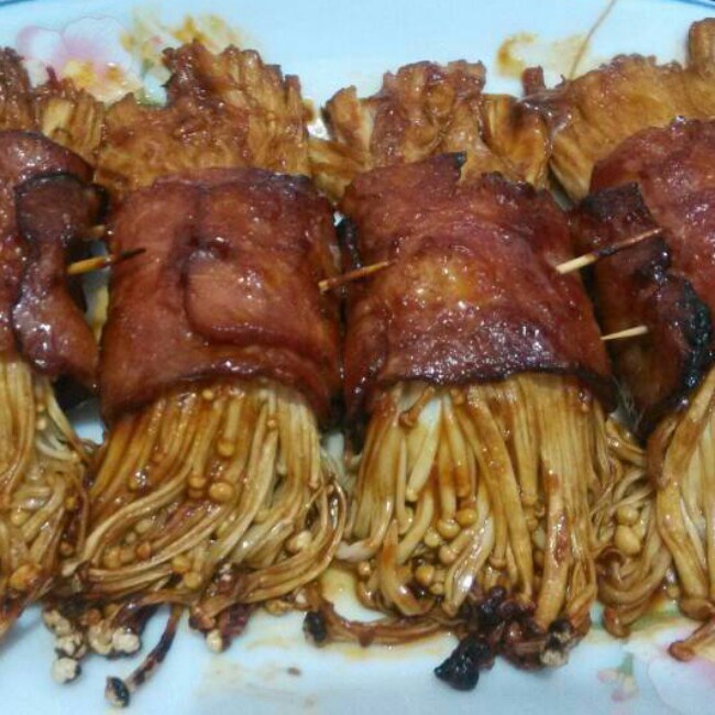 酱烤金针菇培根卷