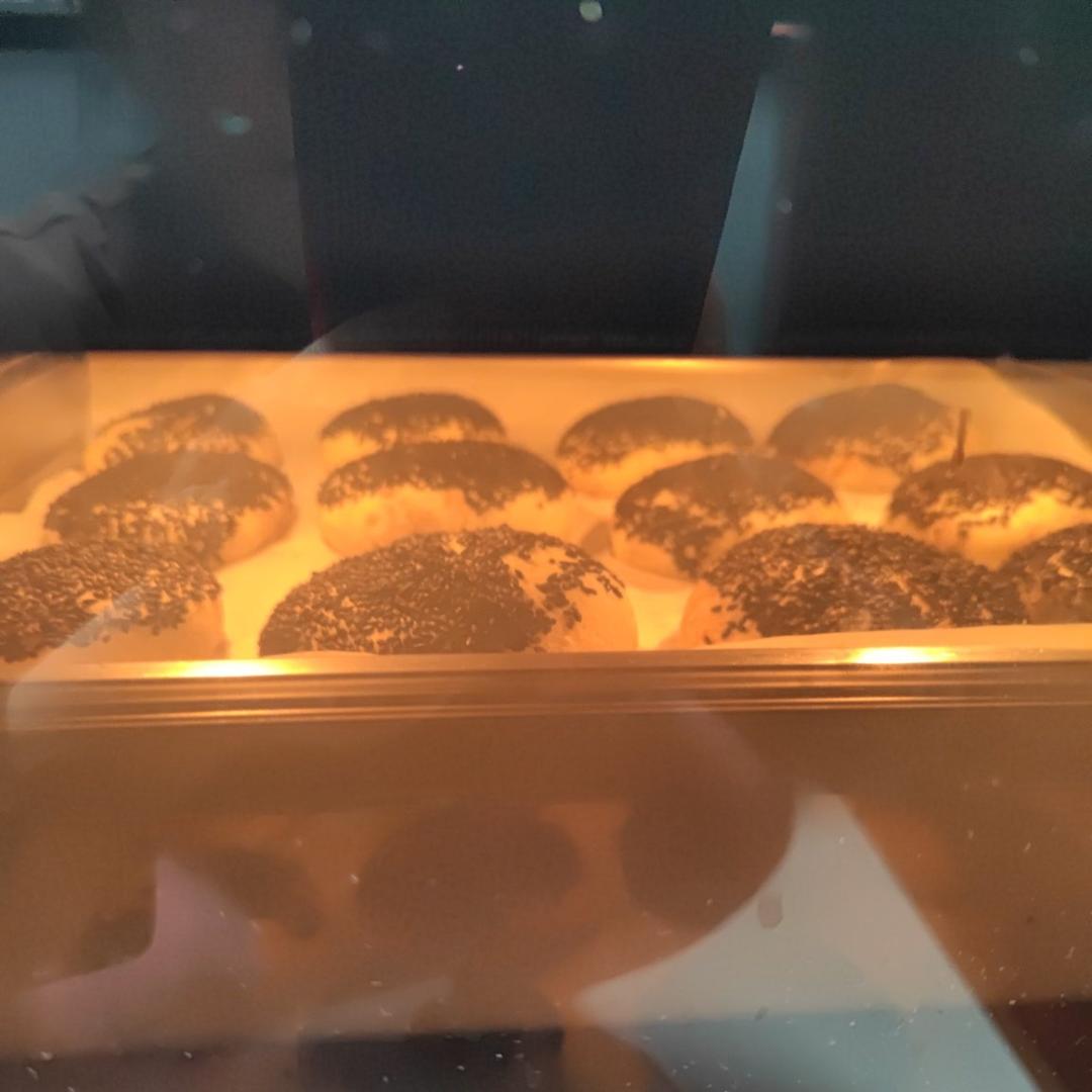 抻出来的千层麻酱烧饼   这么做层次丰富   复刻还原老北京芝麻酱烧饼  附手法视频