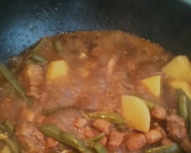 红烧肉土豆炖豆角的做法