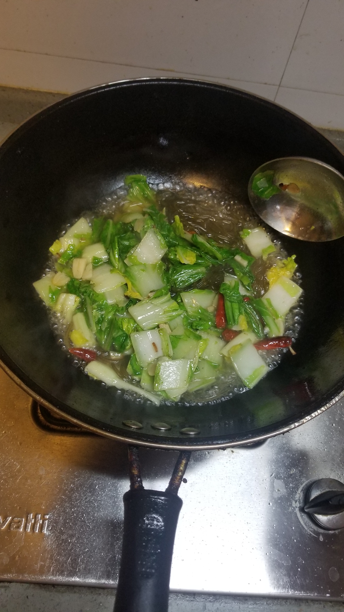 家常小白菜炒粉条鲜味十足的做法 步骤8