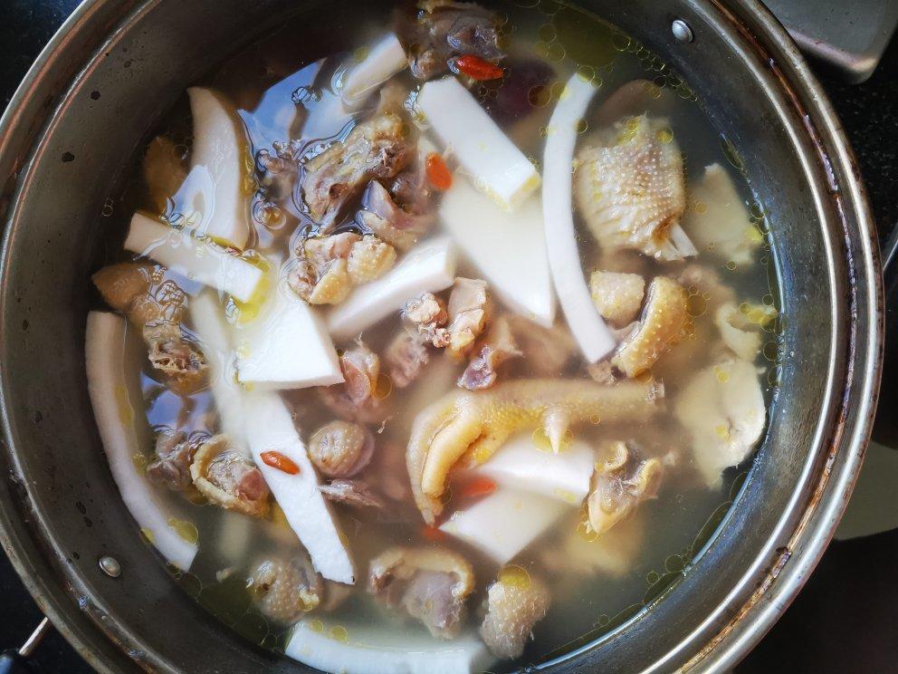 椰子鸡煲