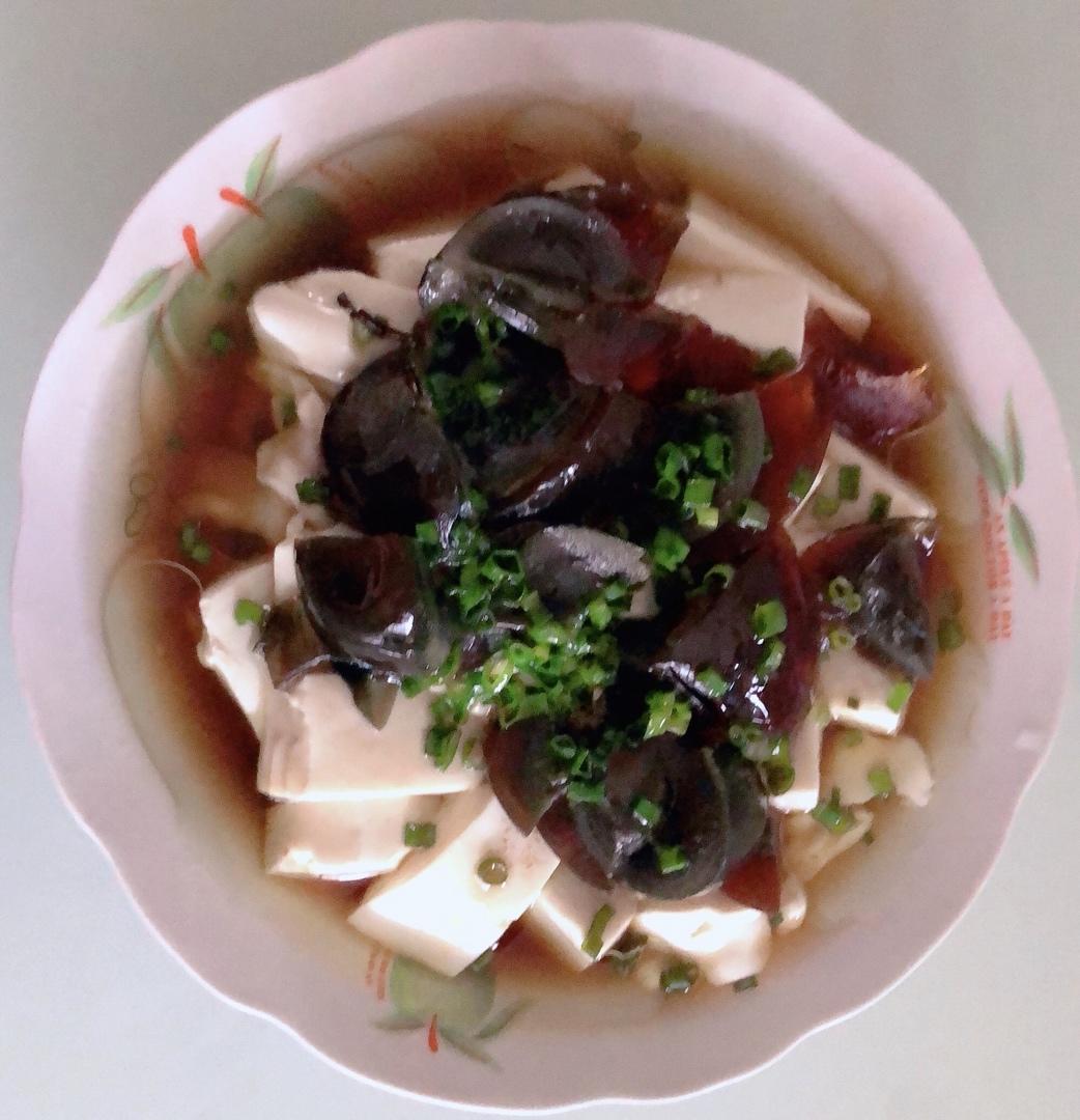 凉拌皮蛋豆腐