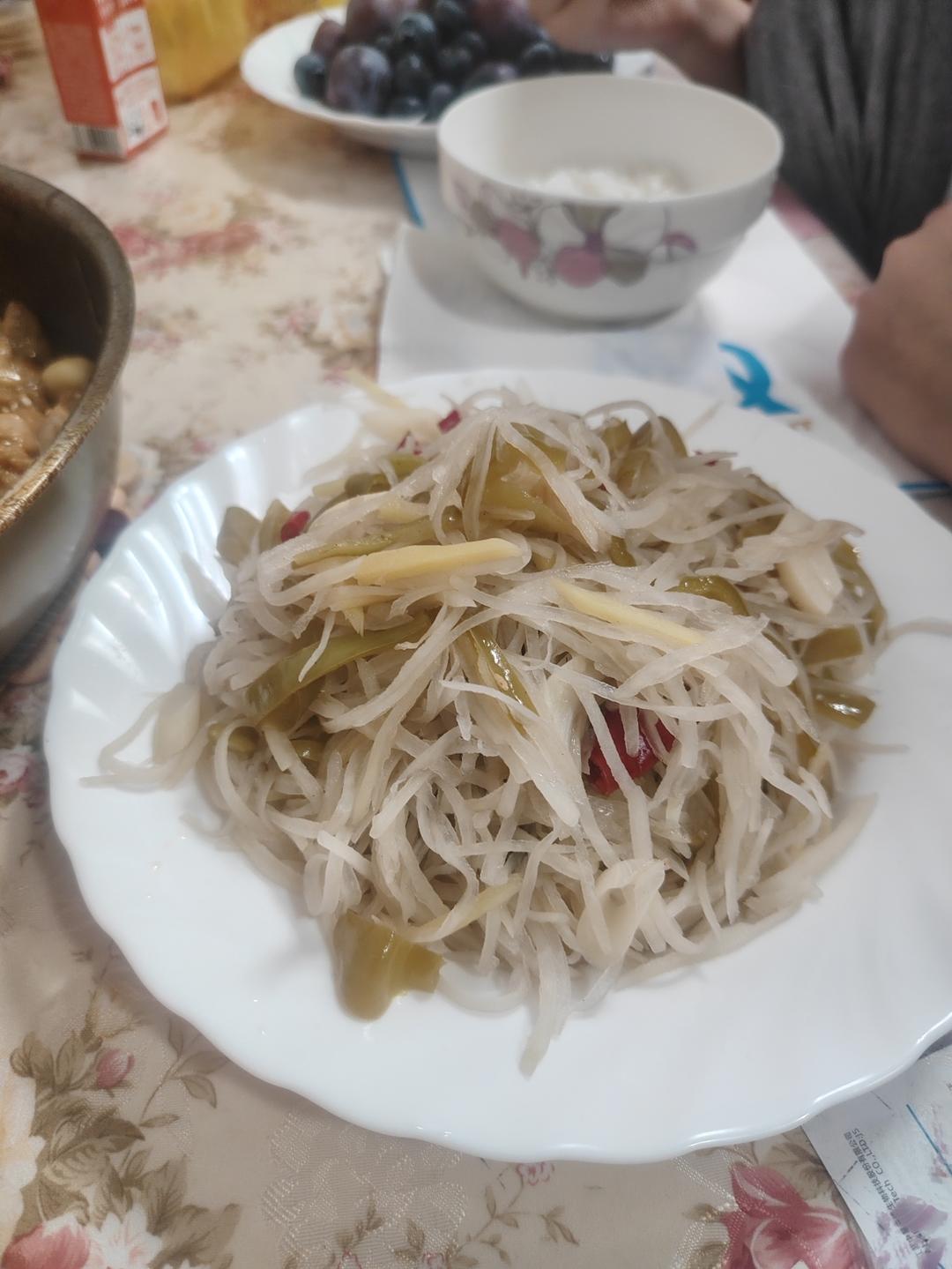 饭店脆脆的酸辣土豆丝家常做法