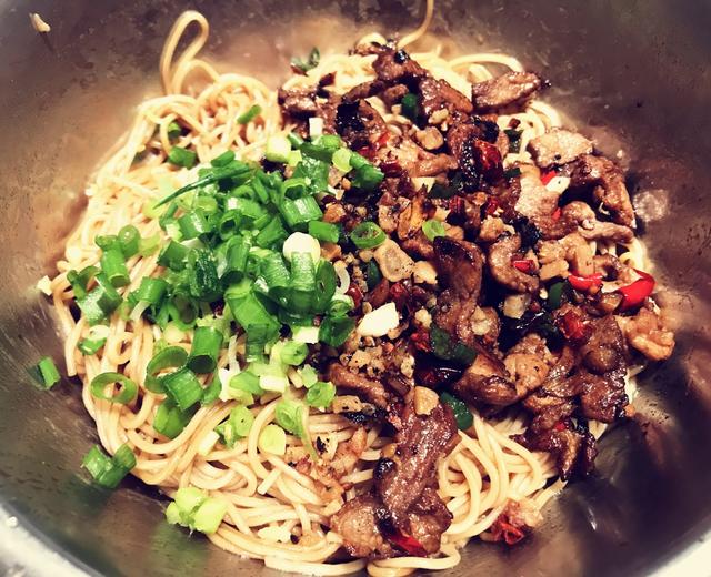 油渣肉拌面的做法