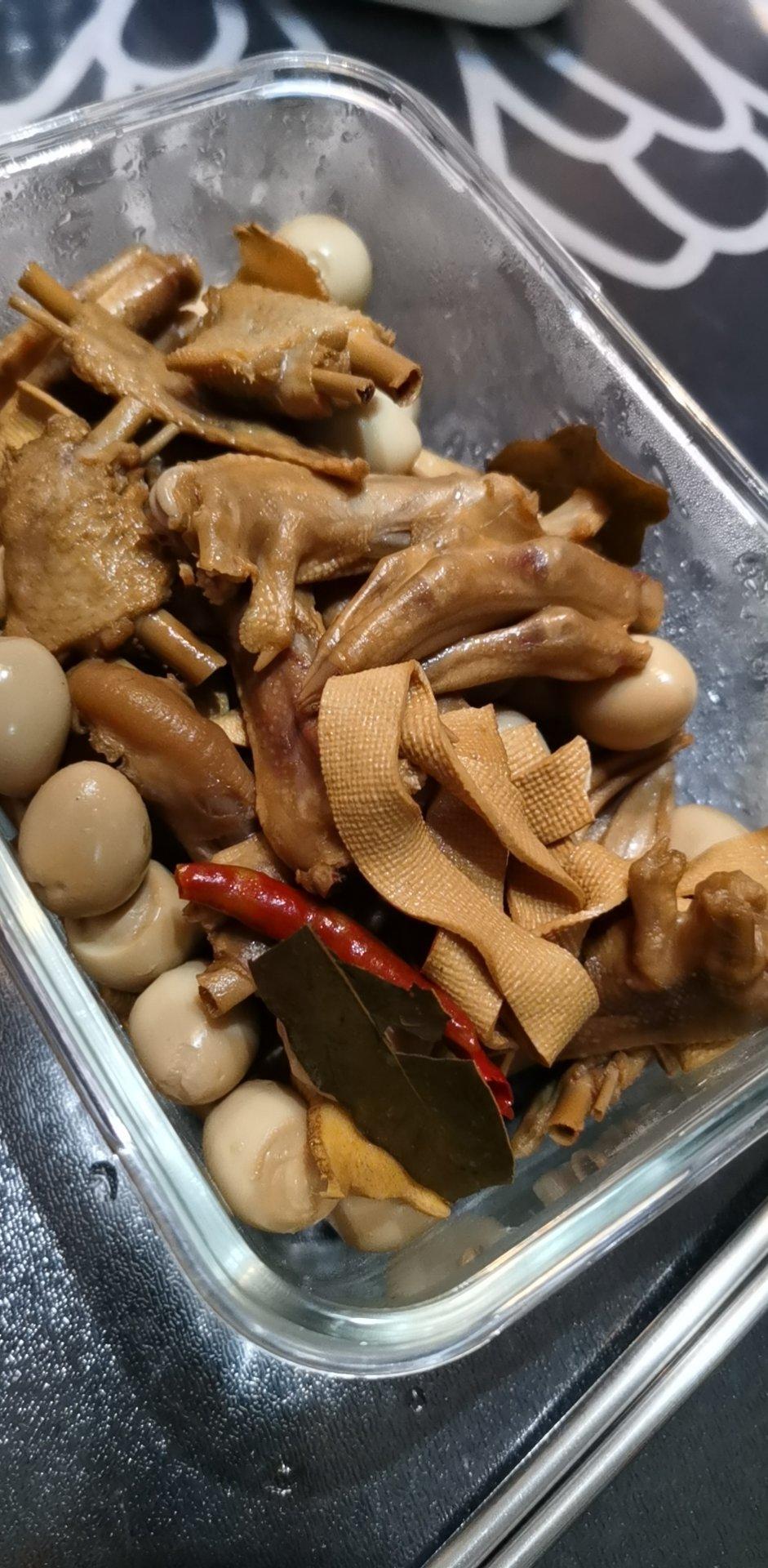 香卤鸭掌（好吃得不得了）