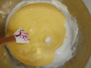 豆香浓郁❗️好吃不腻❗️豆乳蛋糕卷的做法 步骤8