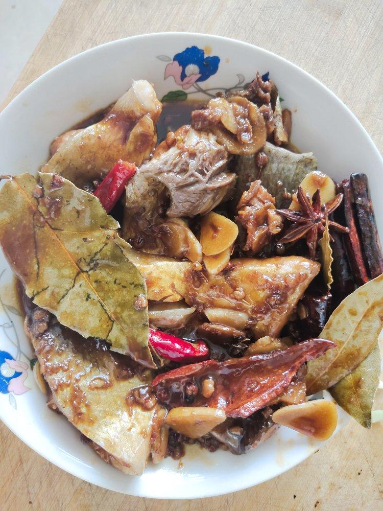 好吃的家常炖鱼，万能炖鱼料，今天三道鳞炖粉条