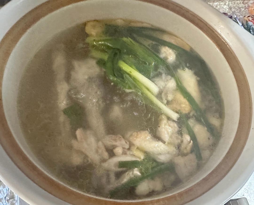 一个鸡腿🍗就可以做一碗香浓可口的鸡汤