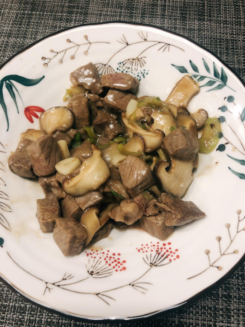 牛肉炒香菇