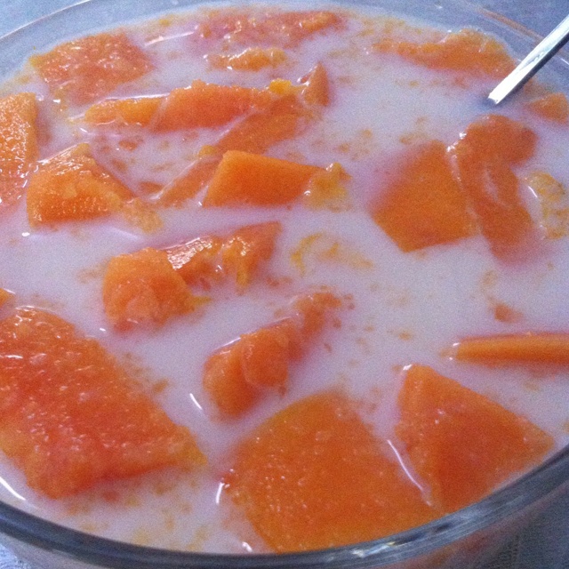 鲜奶炖木瓜