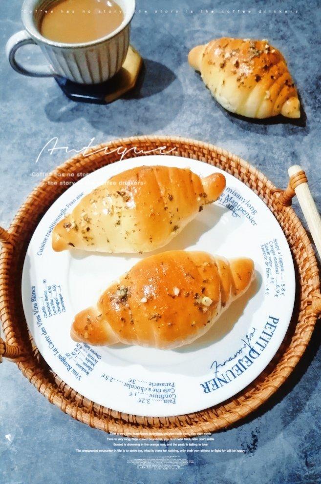 蒜香芝士海盐卷｜盐面包｜盐可颂