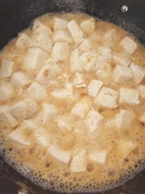 蛋黄炖豆腐的做法 步骤6