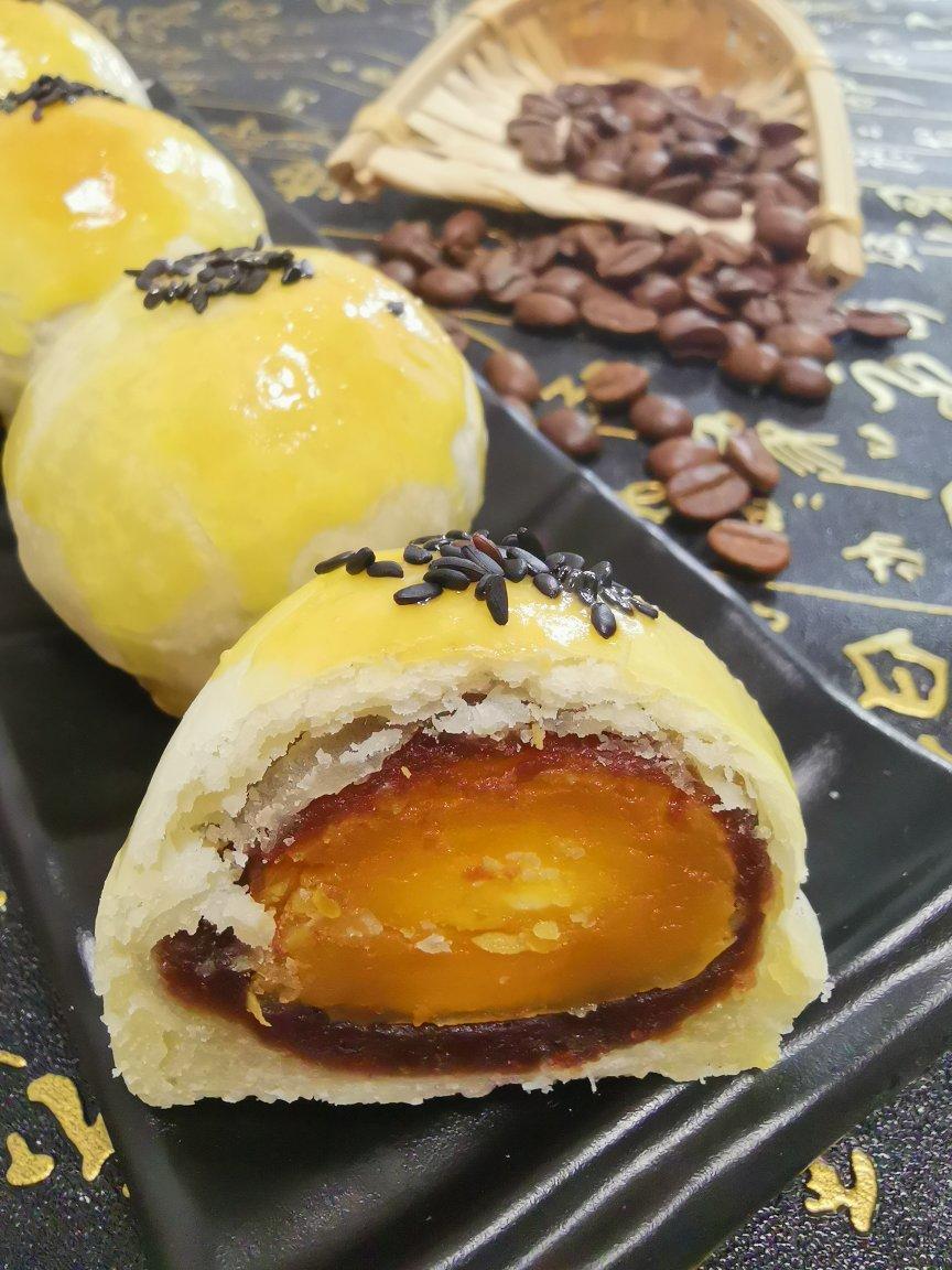 莲蓉蛋黄酥