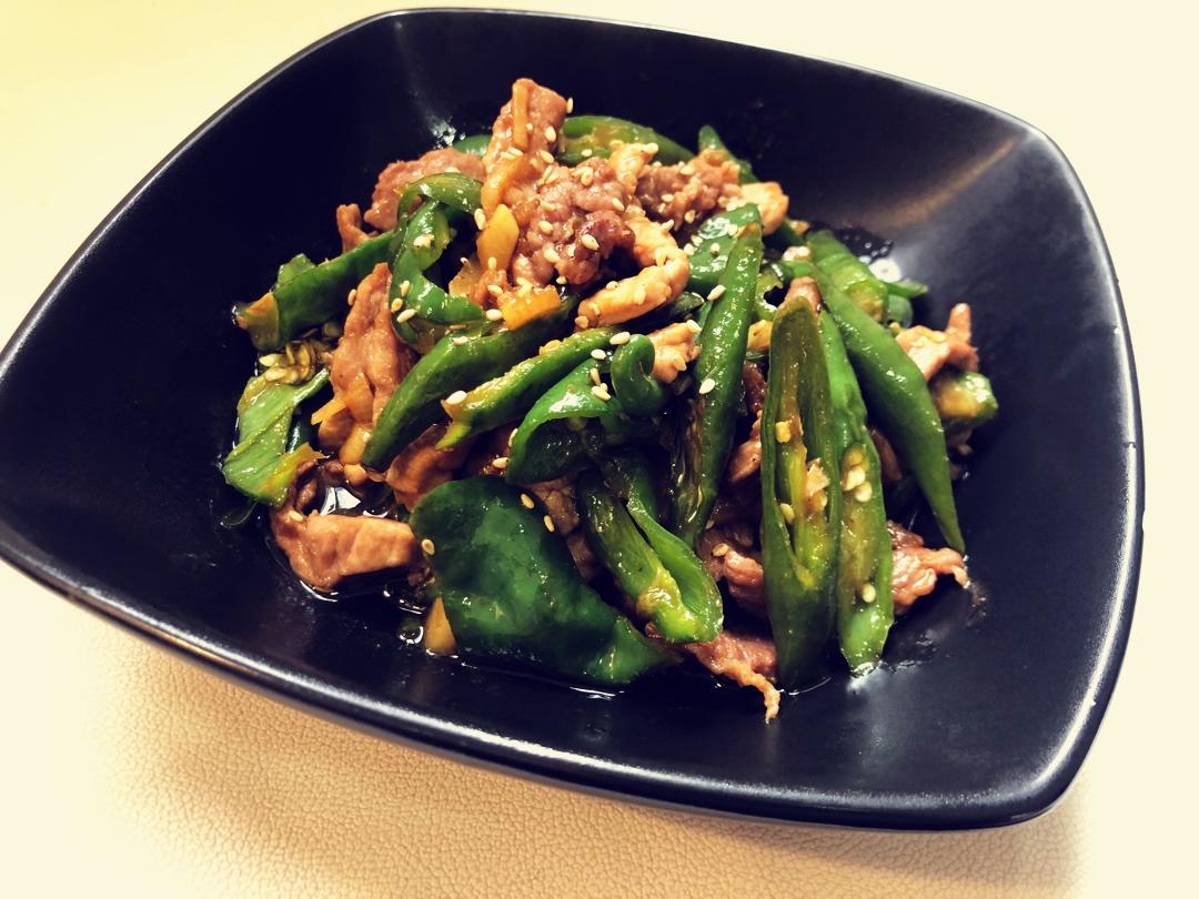 请给我十碗米饭的米饭杀手！辣椒炒肉！（小炒肉）