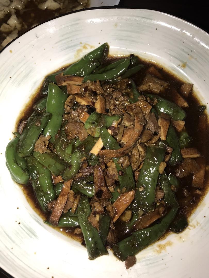 酱焖尖椒牛柳