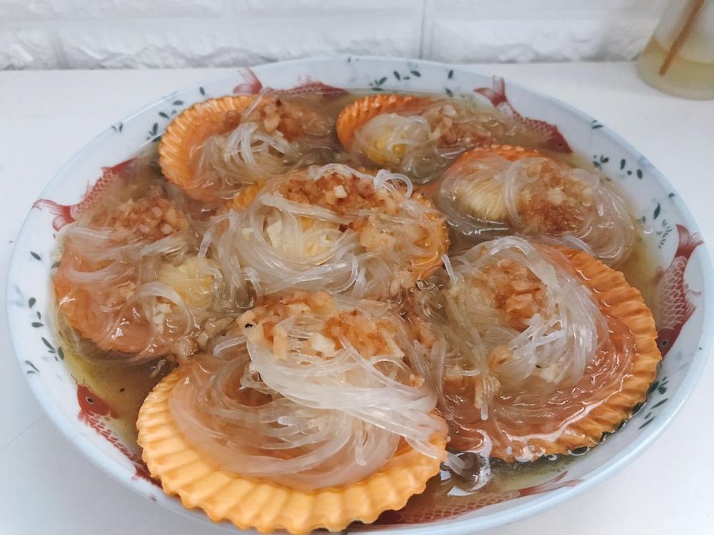 蒜蓉粉丝蒸扇贝粉丝入味有诀窍