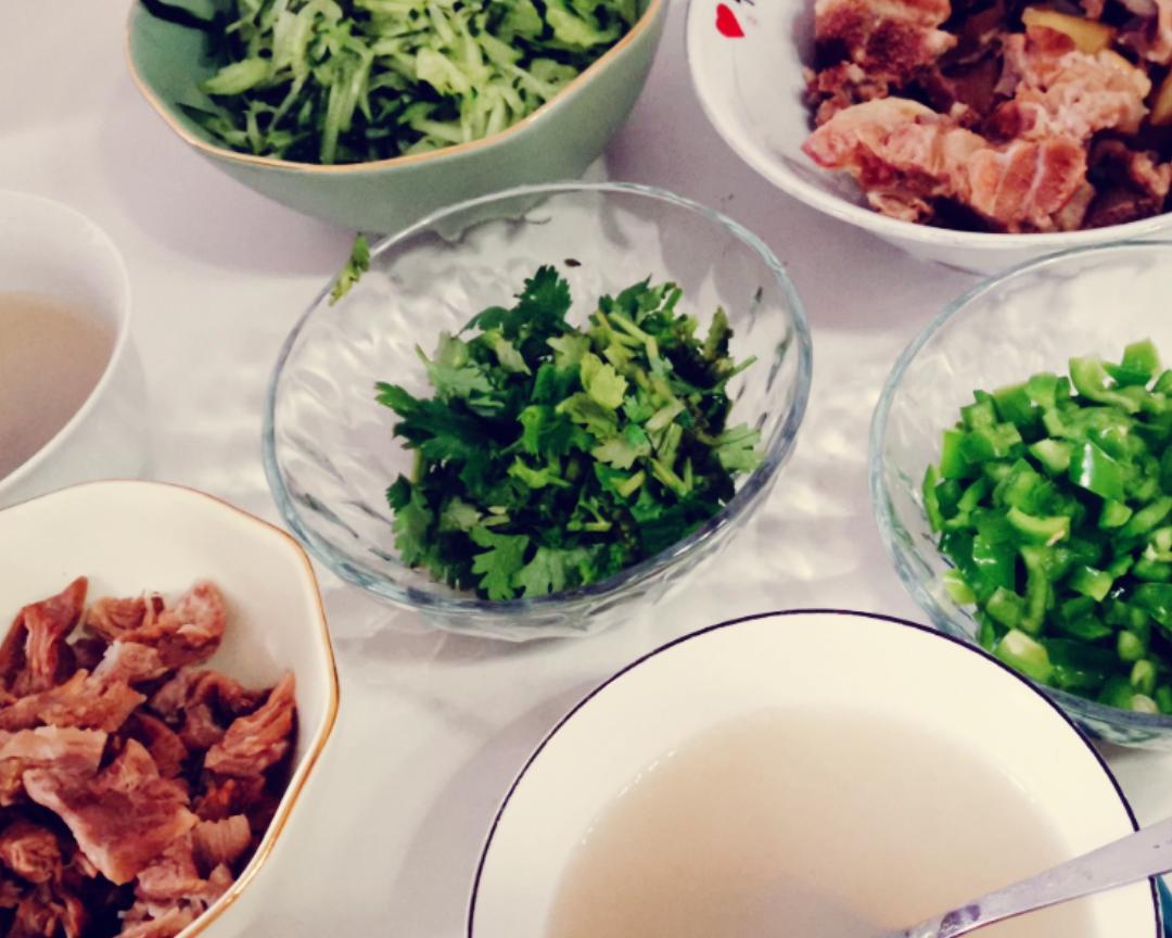 【羊汤的做法步骤图，羊汤怎么做好吃】pop豆豆_下厨房