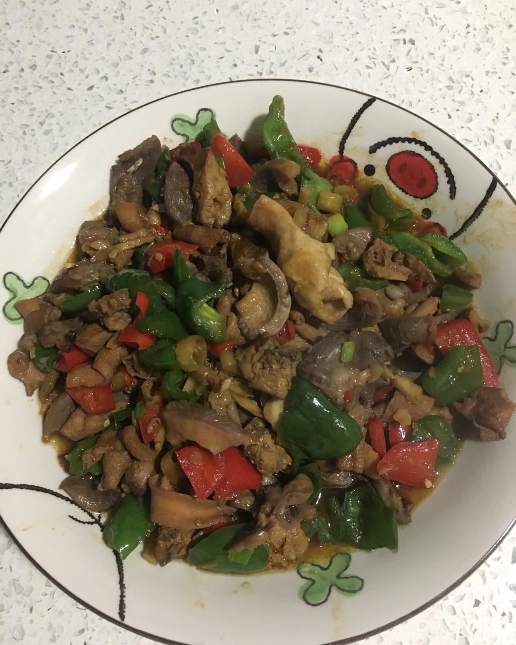 爆炒香辣鸡杂