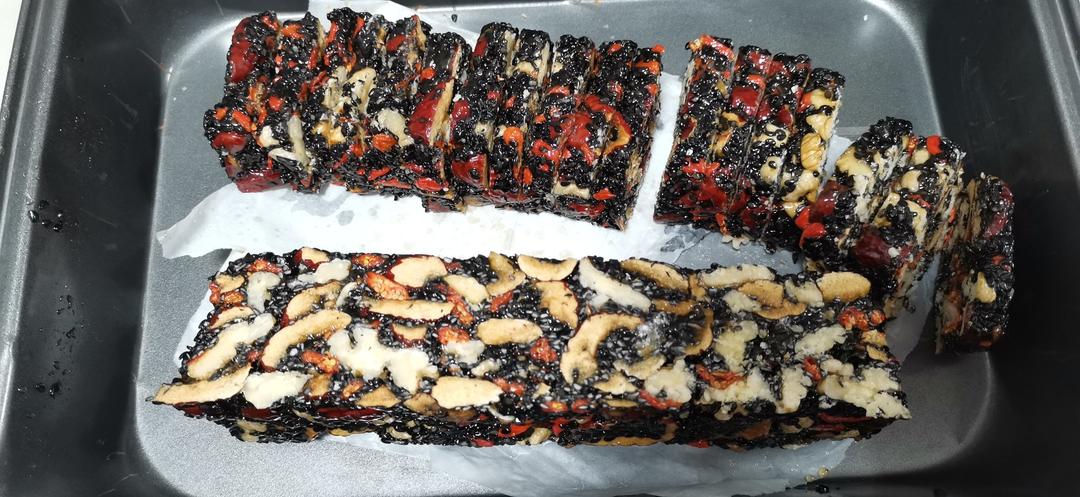 无阿胶的芝麻核桃糕（乌发、补肾、补钙、健脑）