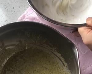 浓香黑芝麻蛋糕卷（椰香奶油）视频详解的做法 步骤11