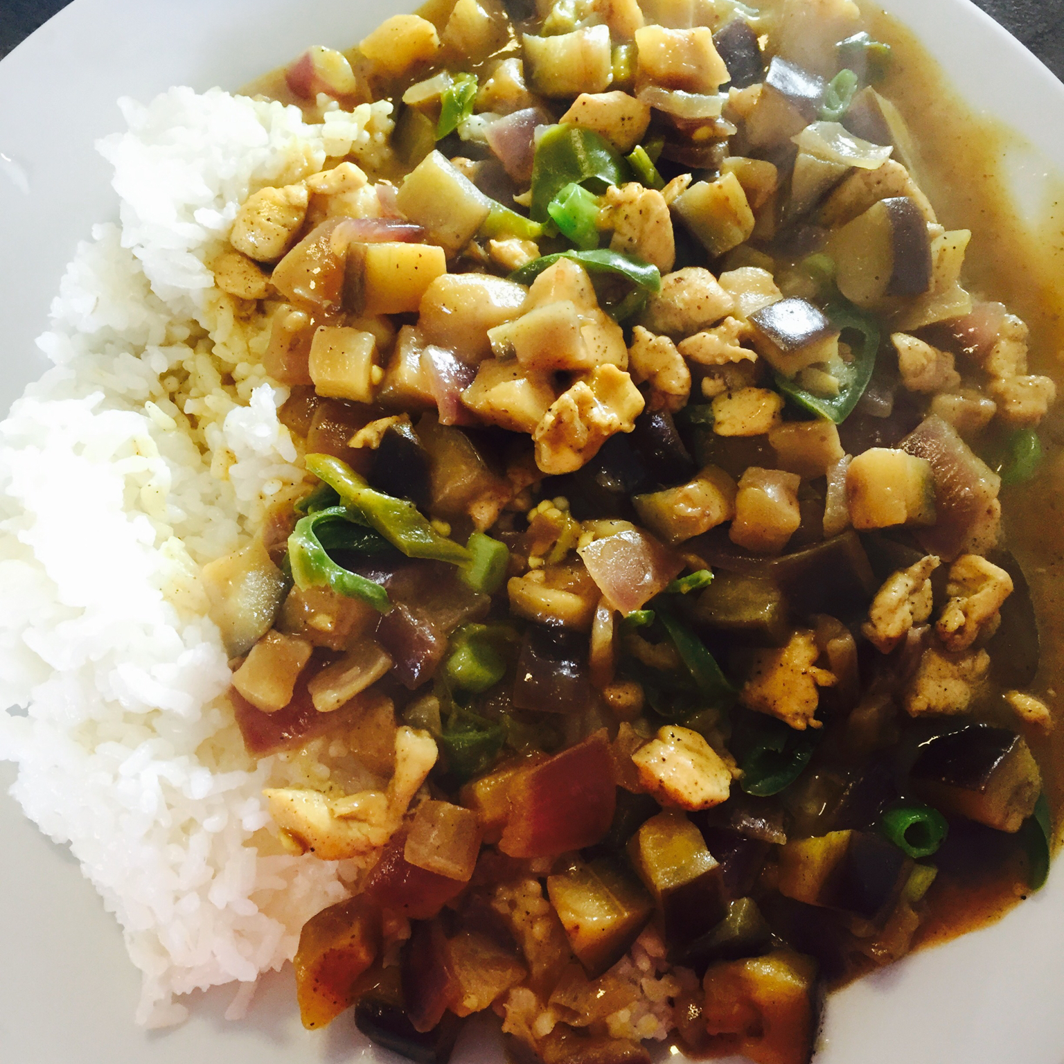 茄子绞肉咖喱饭