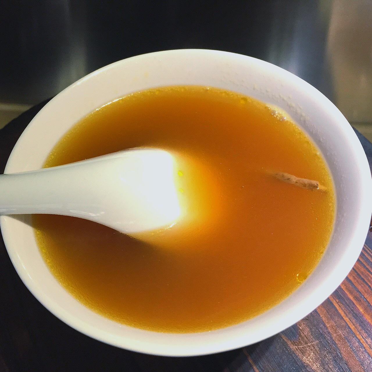 【广东老火靓汤】之茶树菇老鸡汤的做法