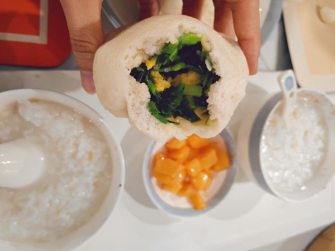 韭菜木耳鸡蛋包子