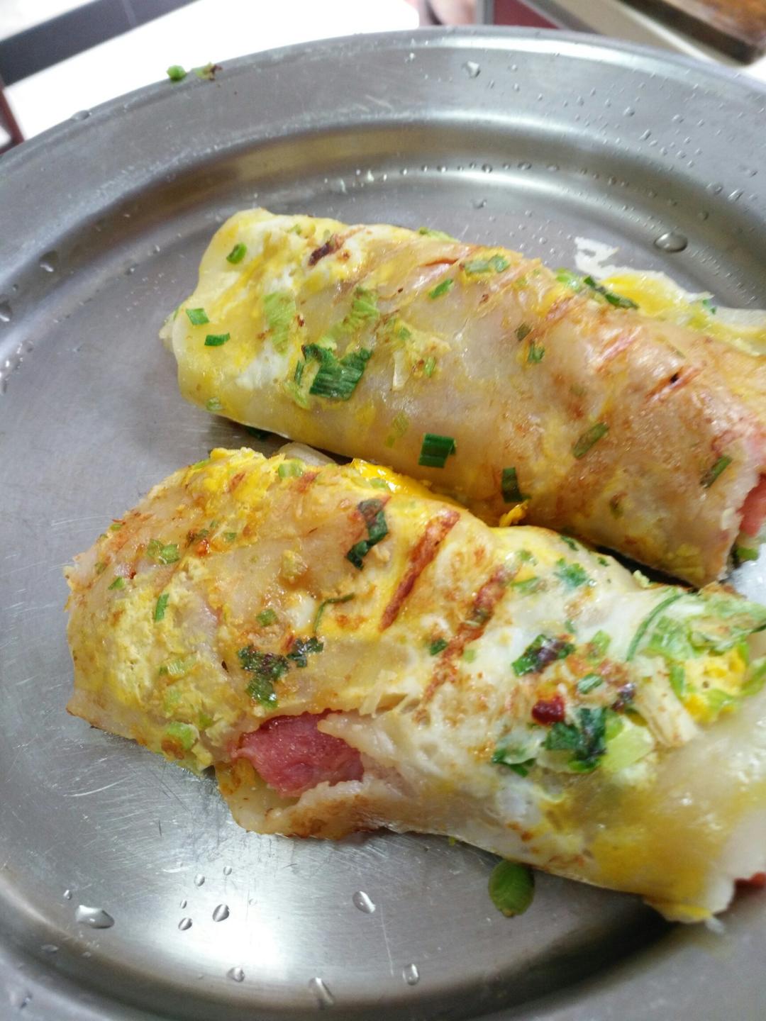 树上的流水做的家庭版煎饼果子---快手健康早餐