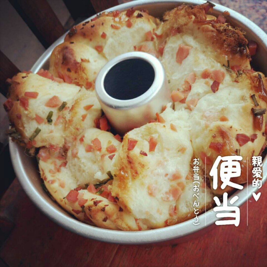 咸蛋黄培根葱香手撕包-香的没道理